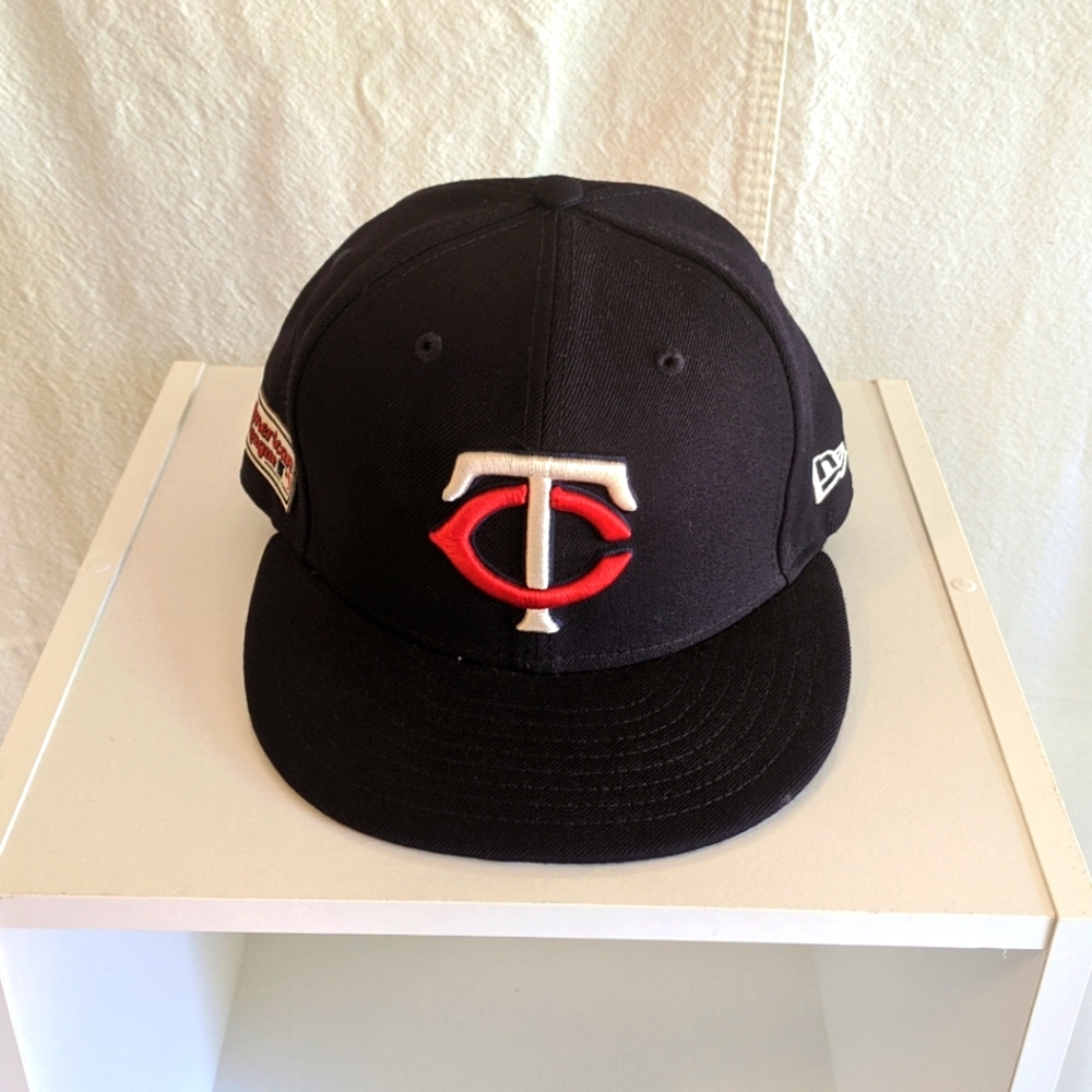 Minnesota Twins fitted MLB flat bill hat